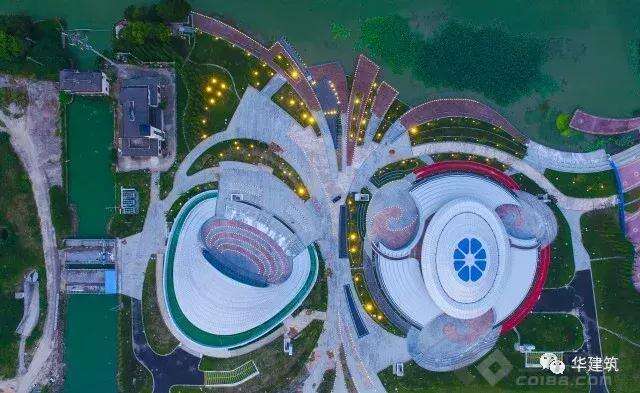 凹凸有致”地强化在地性——昆山电子展示馆和自行车展示馆的图1